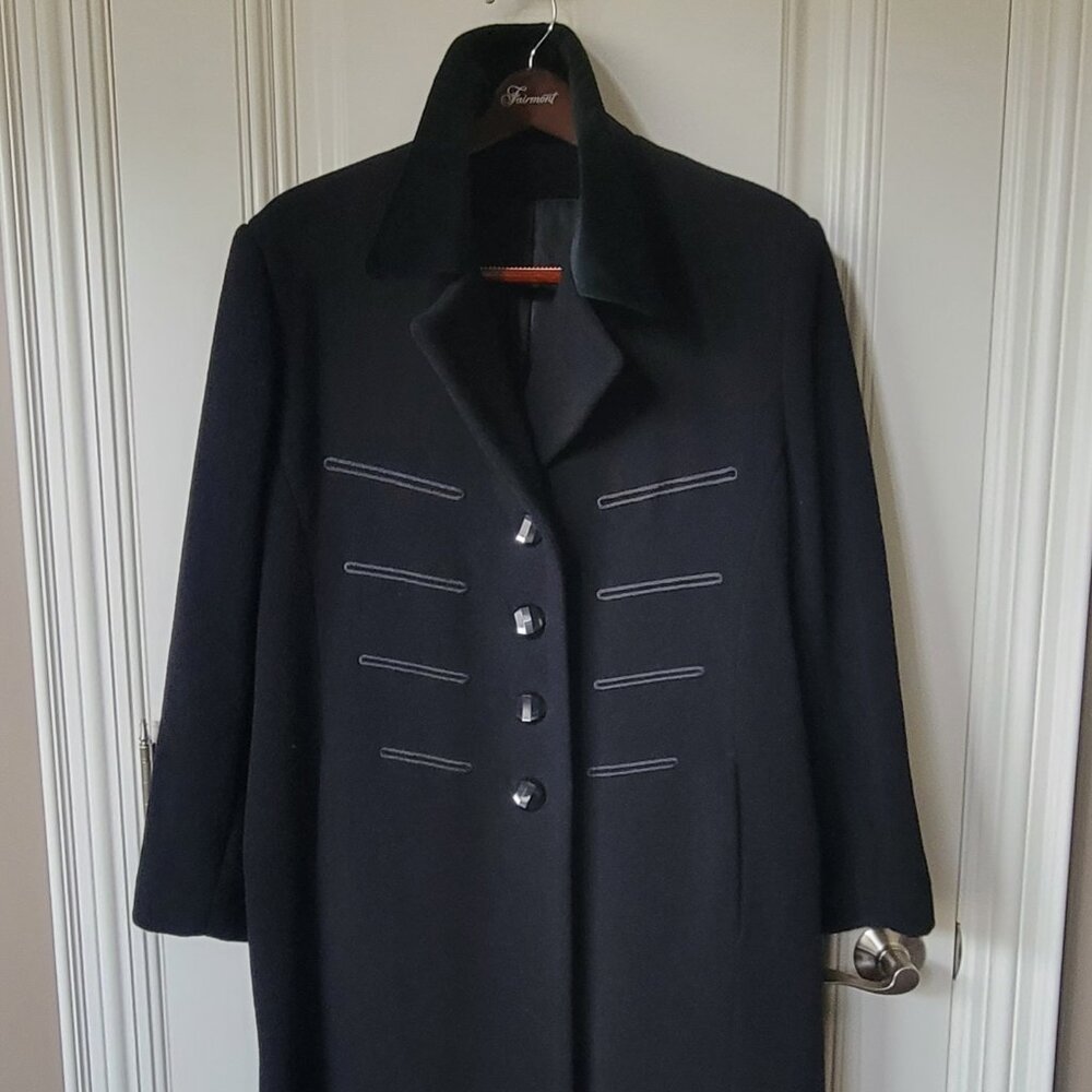 Melanie Lyne Vintage Black Coat